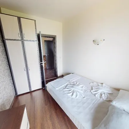 Imperial Heights Villas ヴィラ サニービーチ