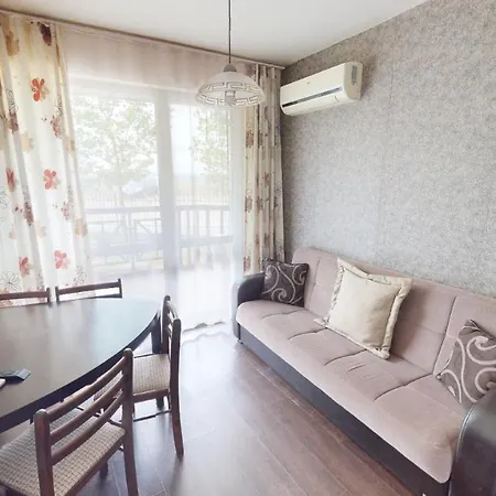 ヴィラ Imperial Heights Villas サニービーチ