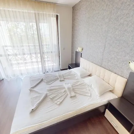 Imperial Heights Villas ヴィラ *