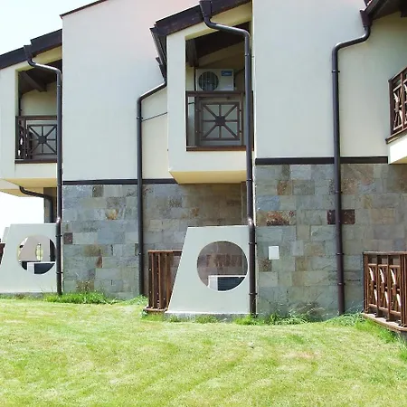Imperial Heights Villas ヴィラ