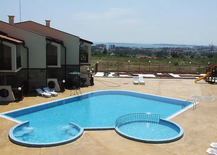 Villa Imperial Heights Villas