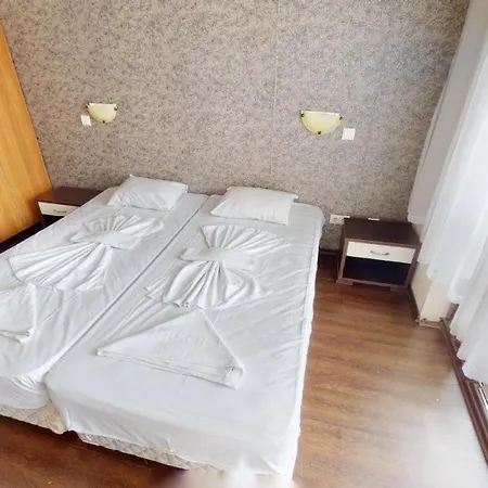 Imperial Heights Villas 써니비치