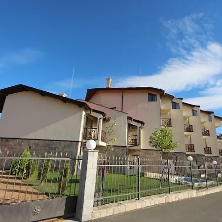 빌라 Imperial Heights Villas *