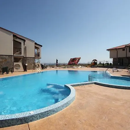 Imperial Heights Villas 써니비치