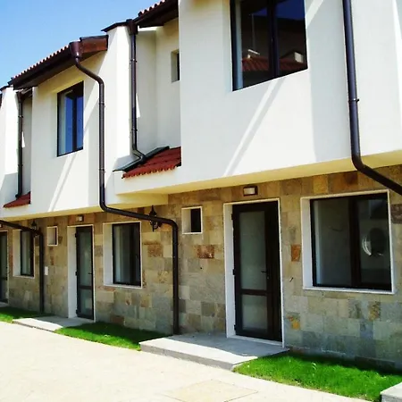 Imperial Heights Villas 써니비치