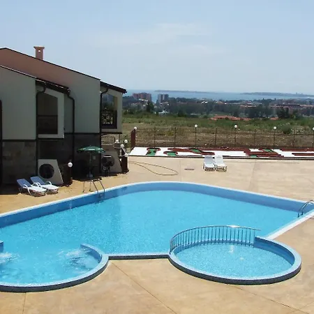 빌라 Imperial Heights Villas