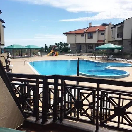 빌라 Imperial Heights Villas *