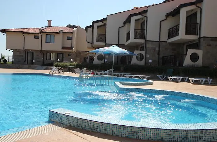 Βίλα Imperial Heights Villas *