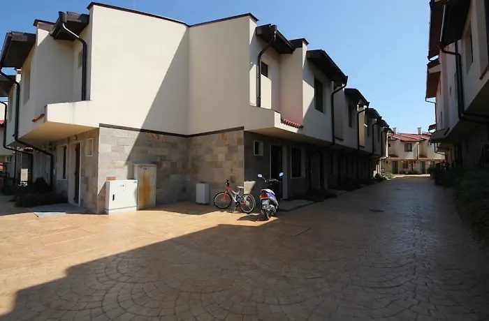 Imperial Heights Villas Βίλα *